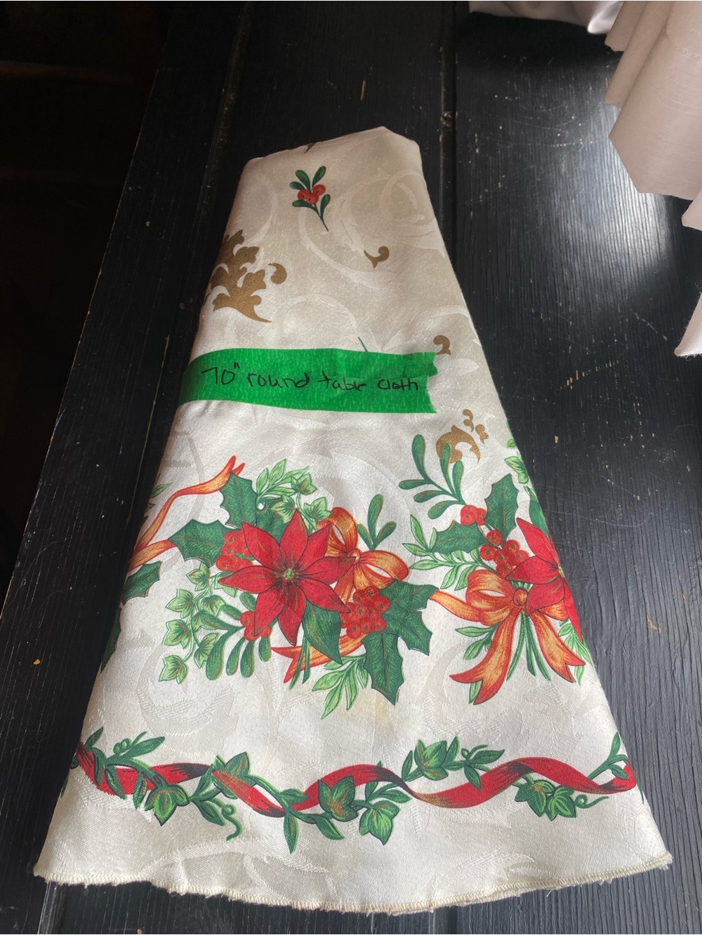 Holiday Poinsettia Tablecloth - Cream and Red 70 round